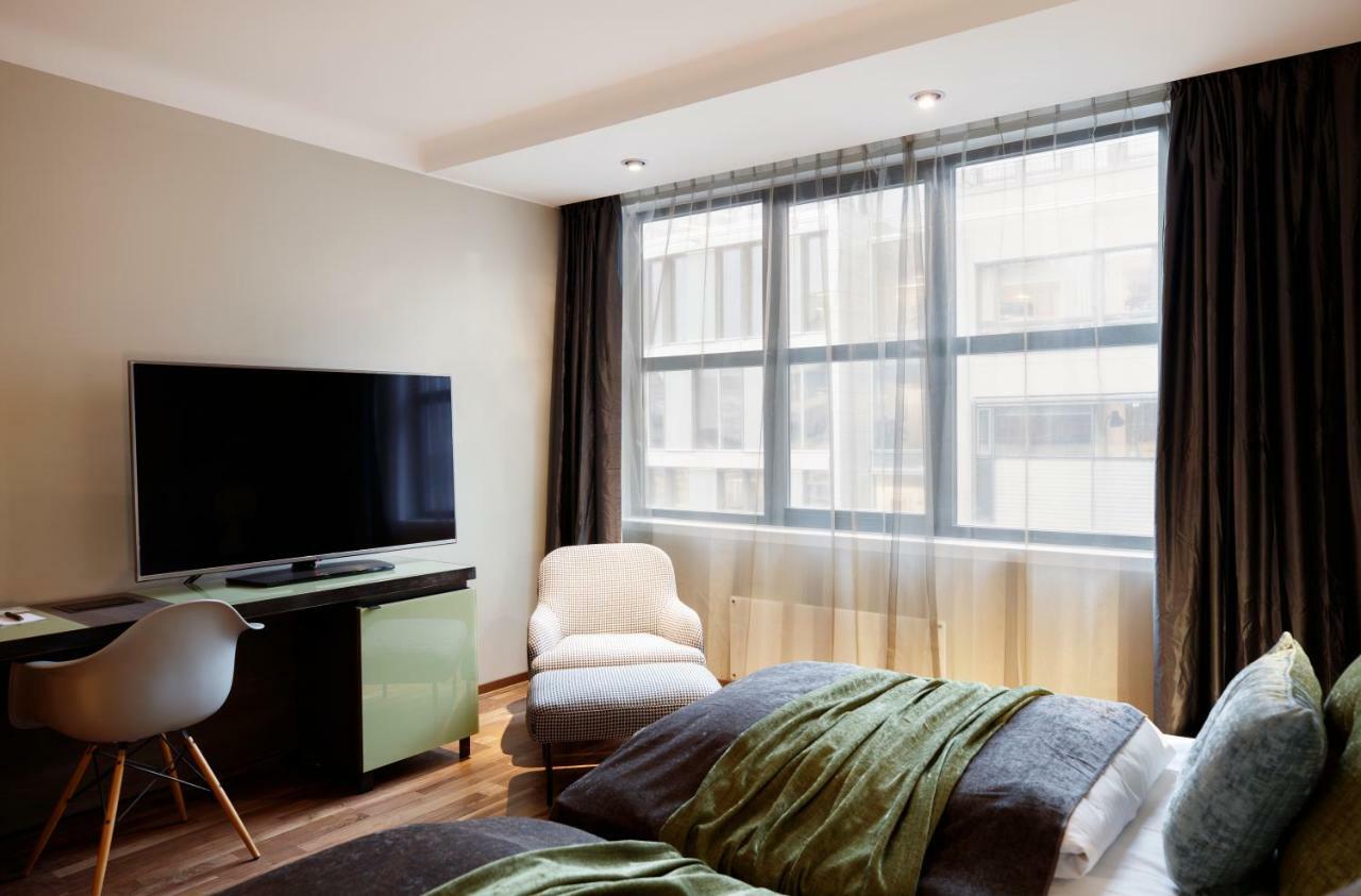 Clarion The Hub 4*